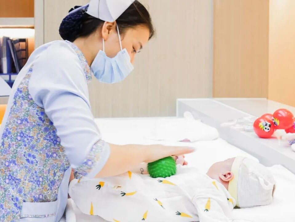 1676014427279478.jpg 育儿嫂生活照料.jpg